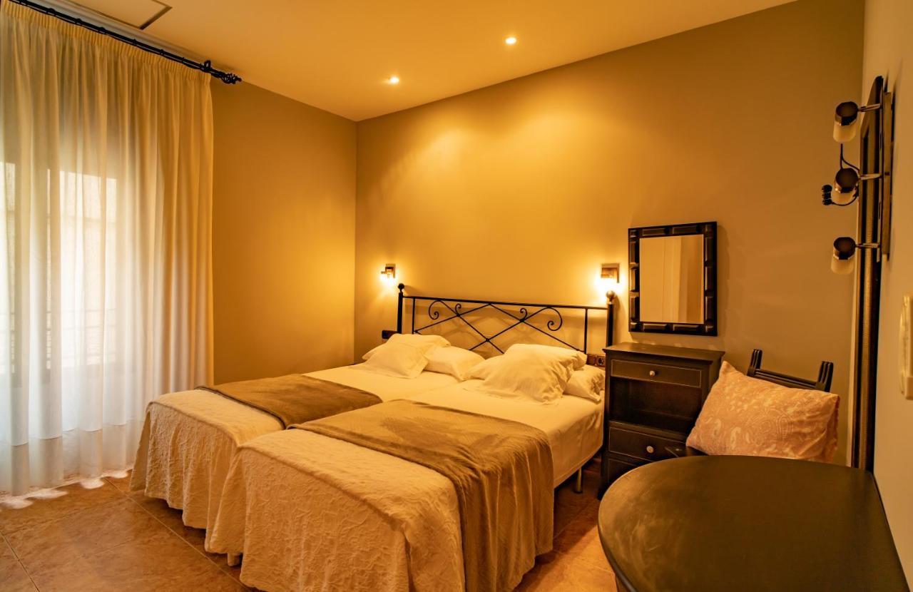 Hotel Alfonso IX (Adults Only) Caces Εξωτερικό φωτογραφία