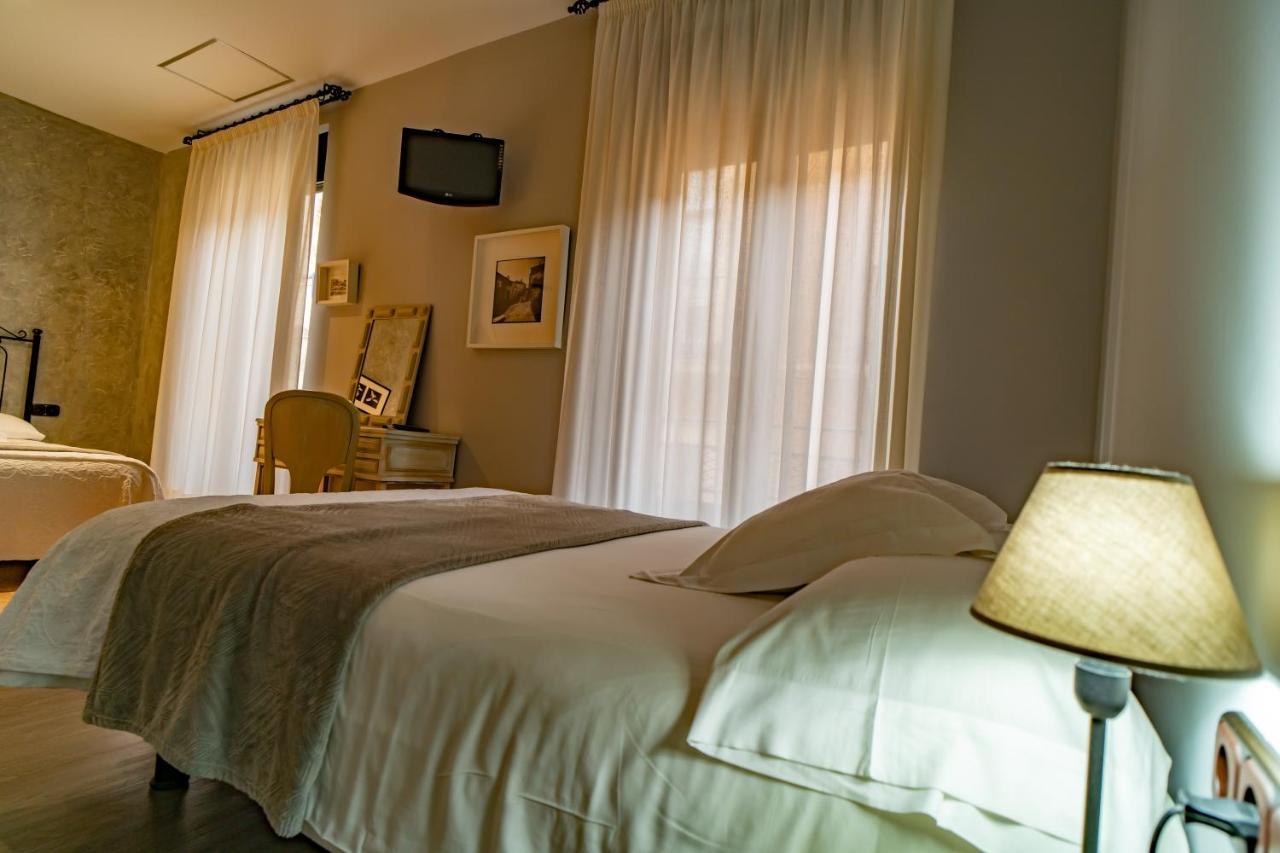 Hotel Alfonso IX (Adults Only) Caces Εξωτερικό φωτογραφία