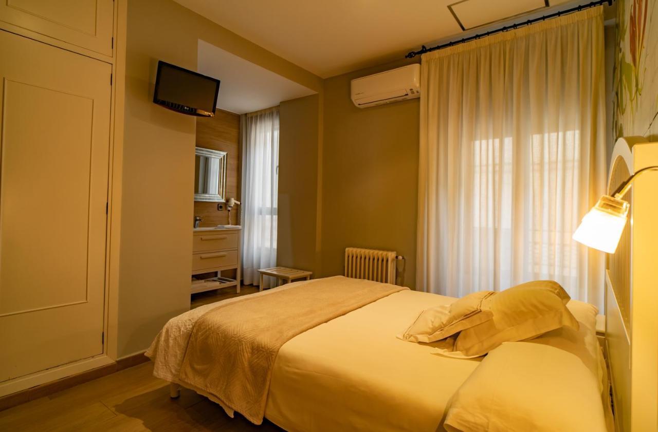 Hotel Alfonso IX (Adults Only) Caces Εξωτερικό φωτογραφία