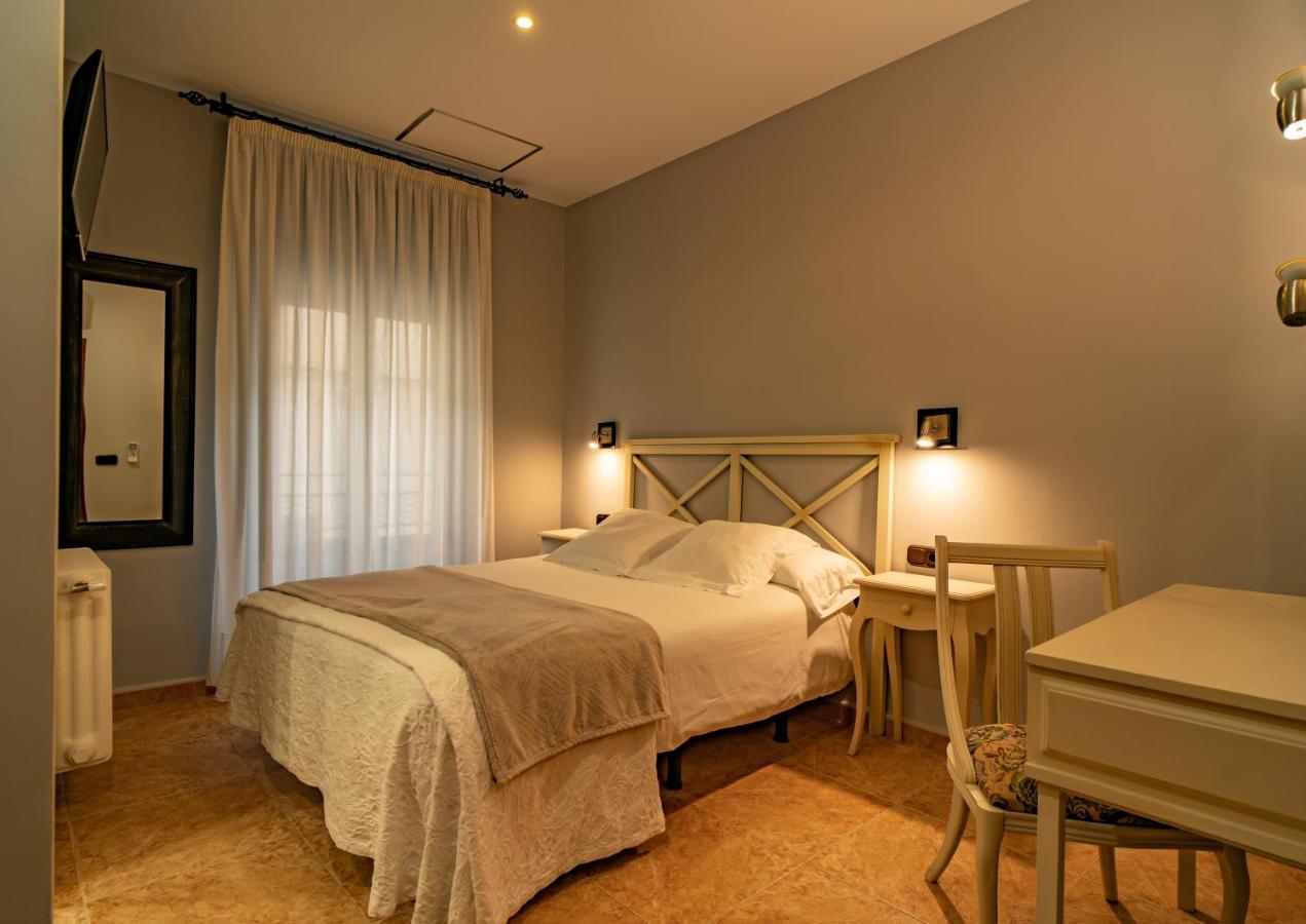 Hotel Alfonso IX (Adults Only) Caces Εξωτερικό φωτογραφία