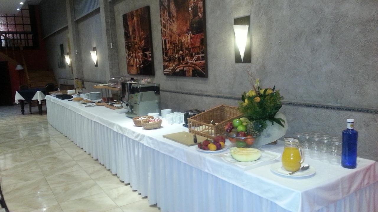 Hotel Alfonso IX (Adults Only) Caces Εξωτερικό φωτογραφία