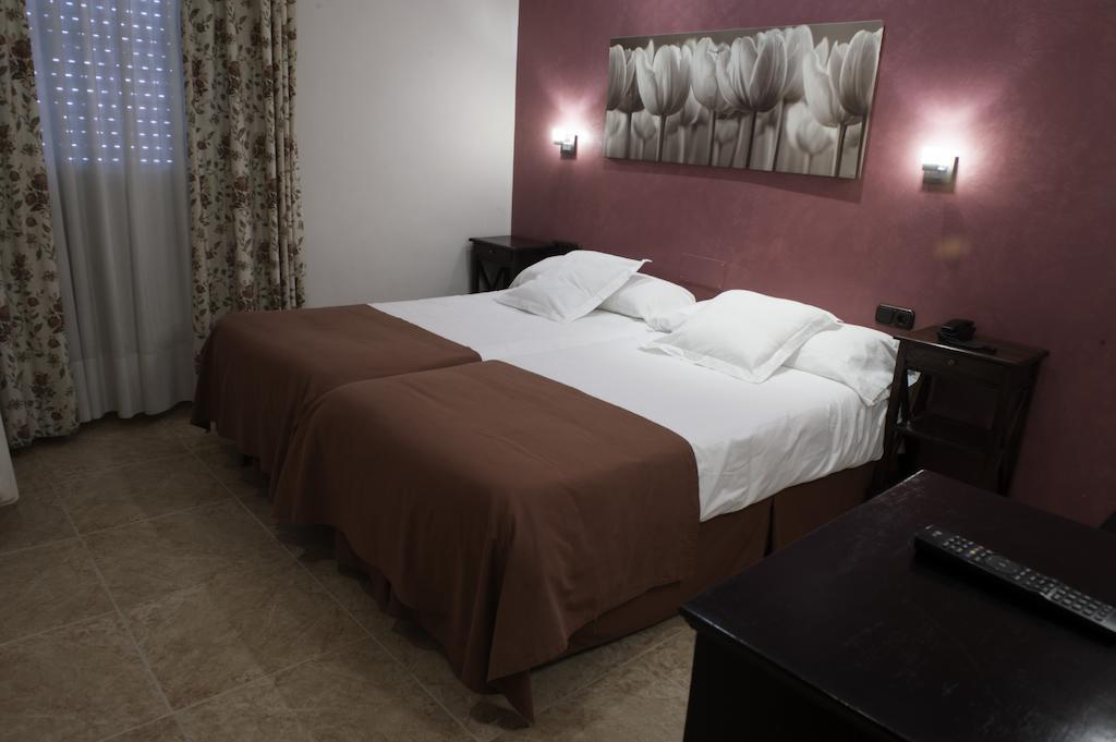 Hotel Alfonso IX (Adults Only) Caces Εξωτερικό φωτογραφία