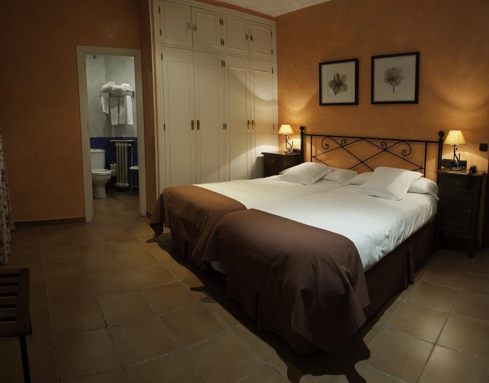 Hotel Alfonso IX (Adults Only) Caces Εξωτερικό φωτογραφία