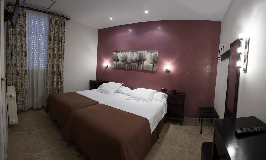 Hotel Alfonso IX (Adults Only) Caces Εξωτερικό φωτογραφία